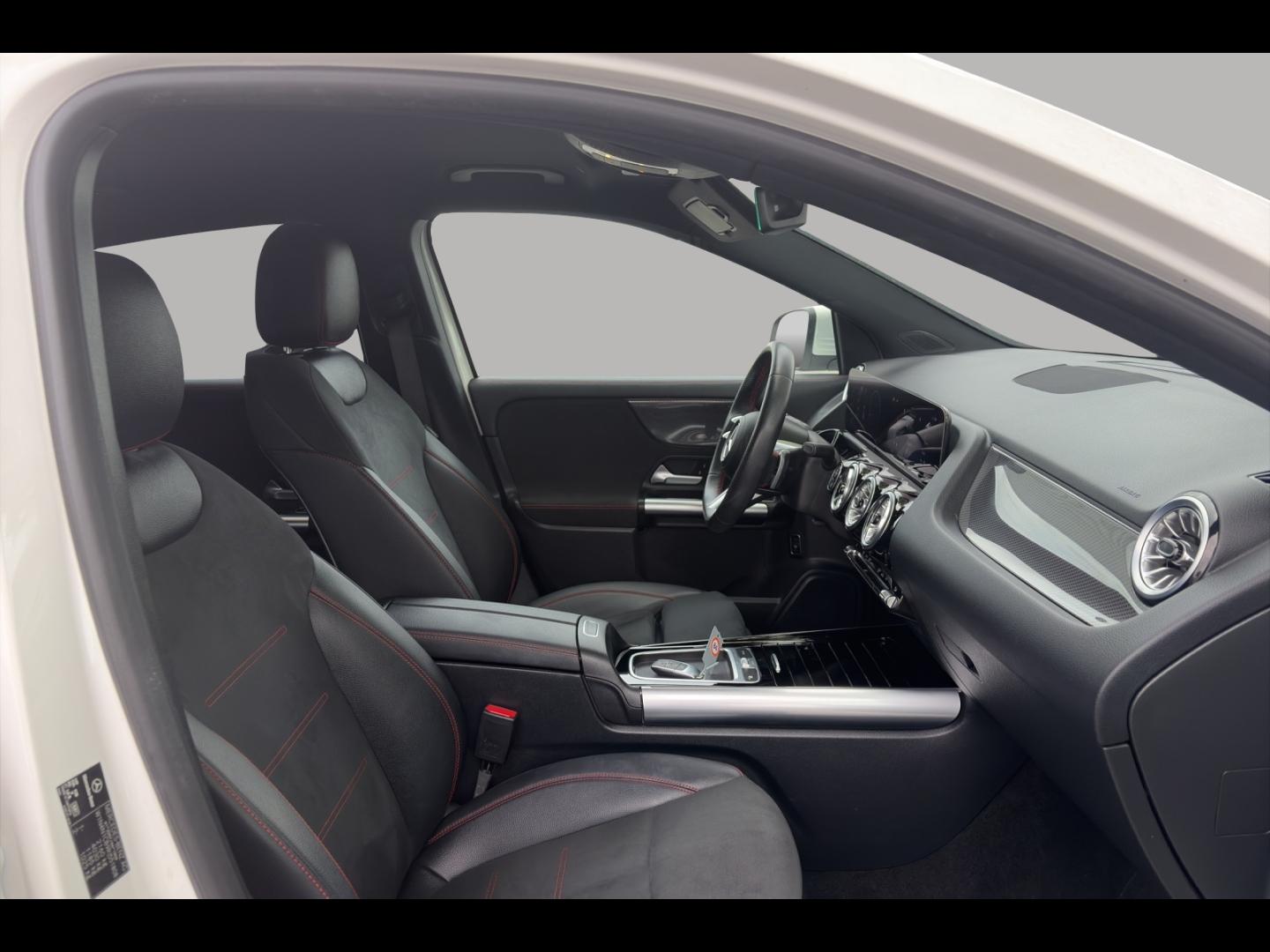 Image MERCEDES-BENZ GLA 200 d 150ch AMG Line 8G-DCT