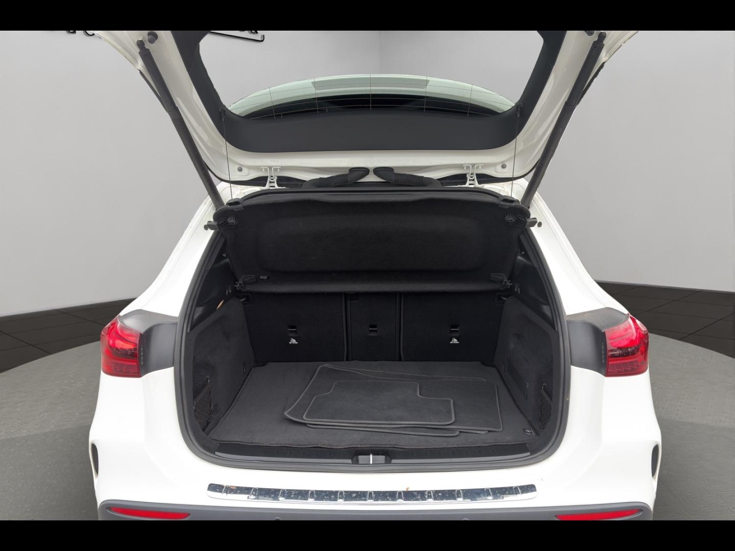 Image MERCEDES-BENZ GLA 200 d 150ch AMG Line 8G-DCT