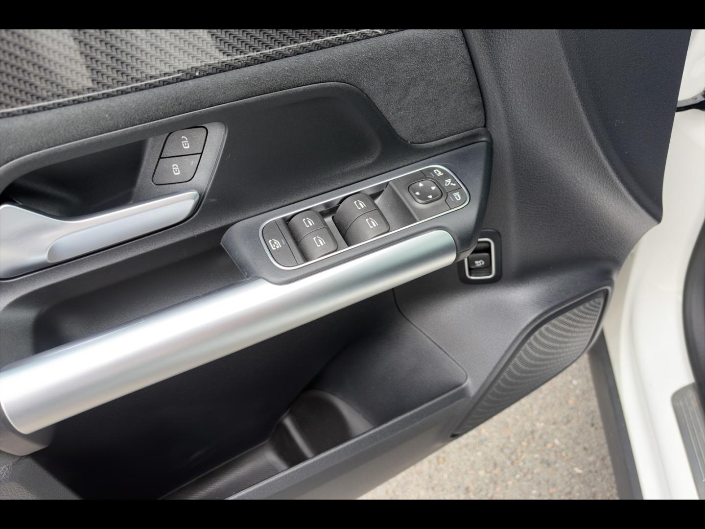 Image MERCEDES-BENZ GLA 200 d 150ch AMG Line 8G-DCT