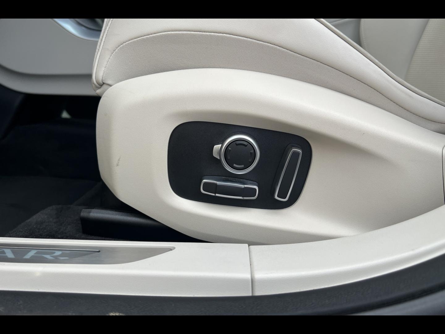 Image JAGUAR I-Pace EV400 R-Dynamic HSE AWD