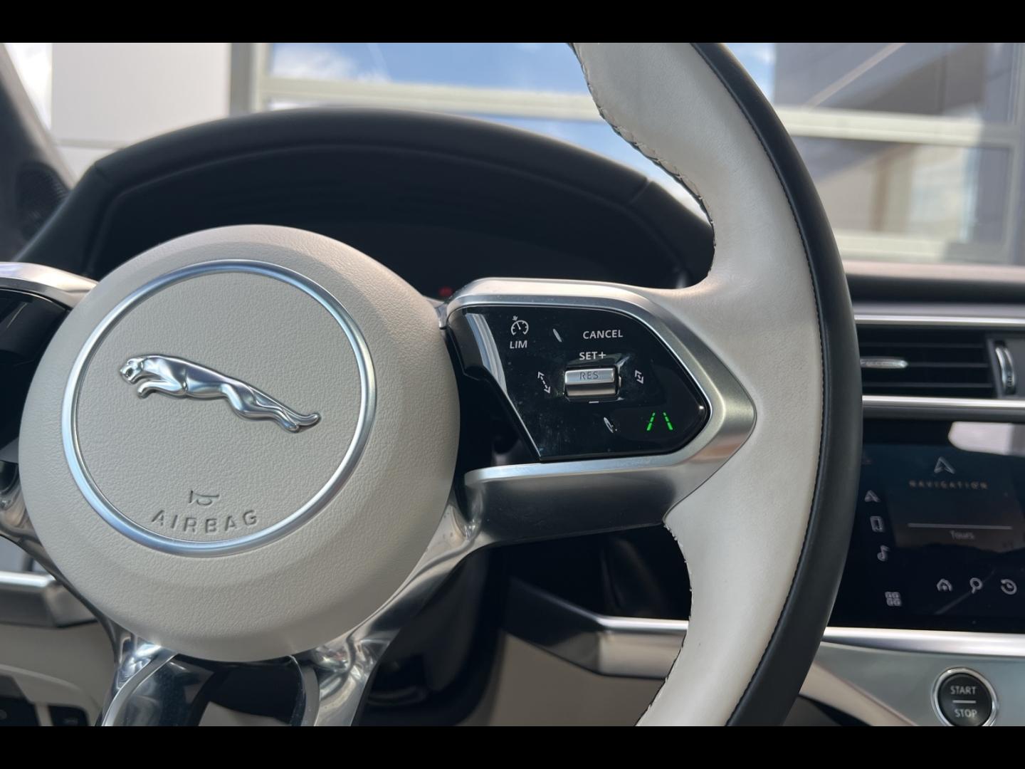 Image JAGUAR I-Pace EV400 R-Dynamic HSE AWD