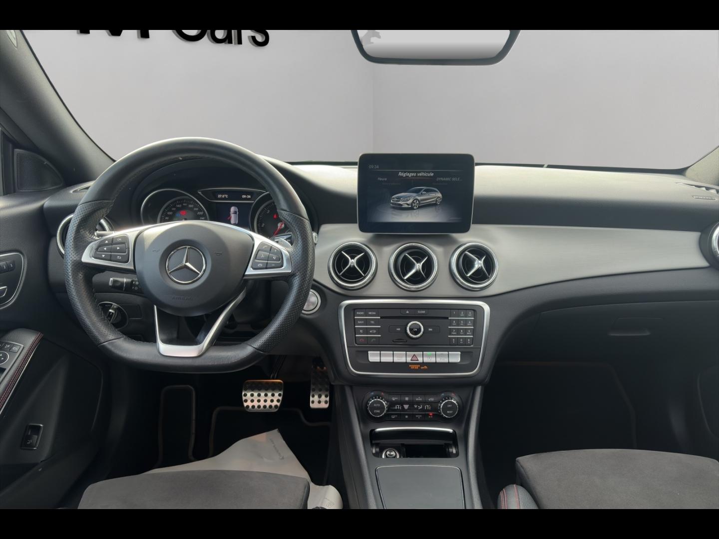 Image MERCEDES-BENZ CLA Shooting Brake 200 d Fascination 7G-DCT