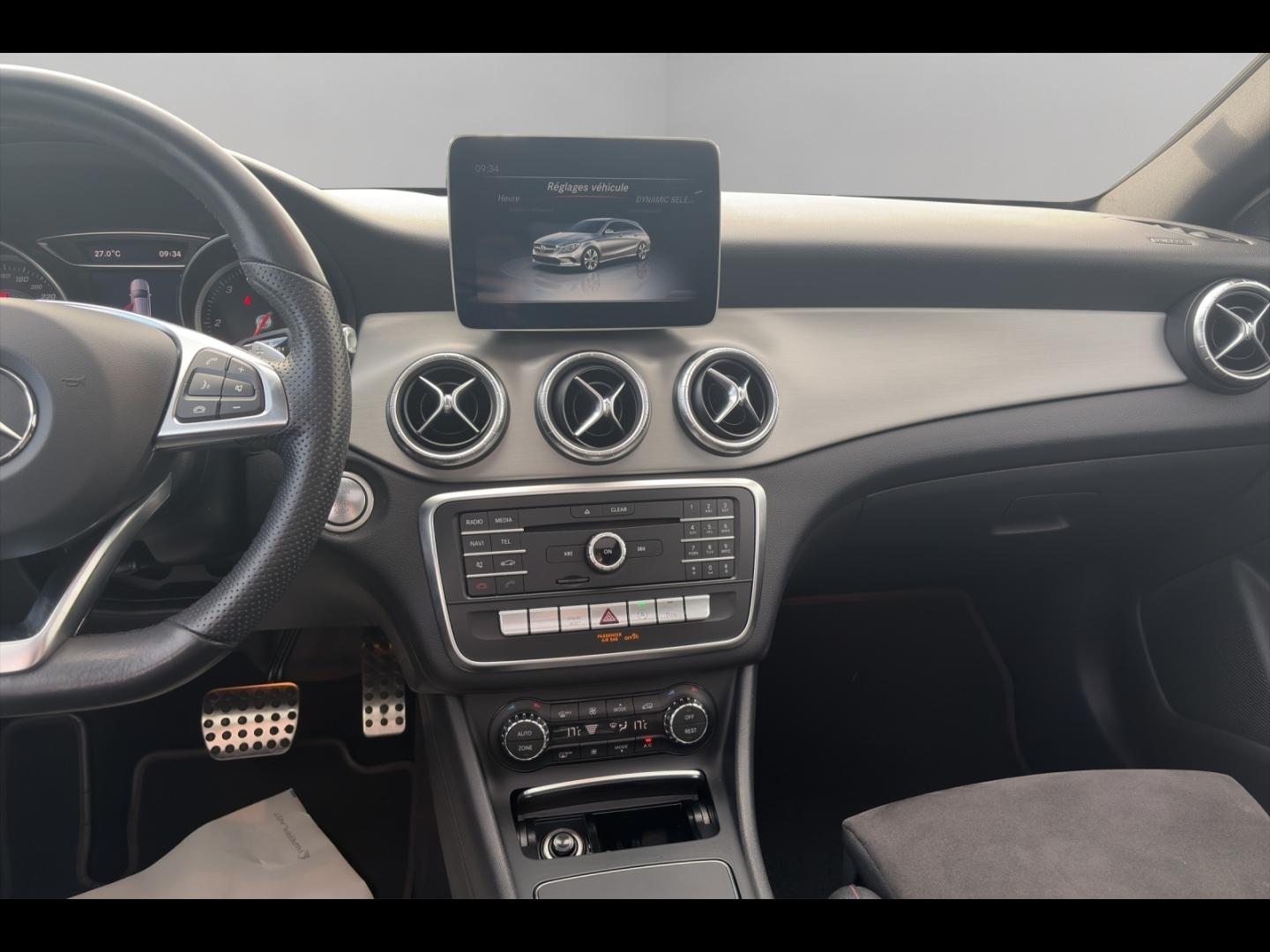 Image MERCEDES-BENZ CLA Shooting Brake 200 d Fascination 7G-DCT