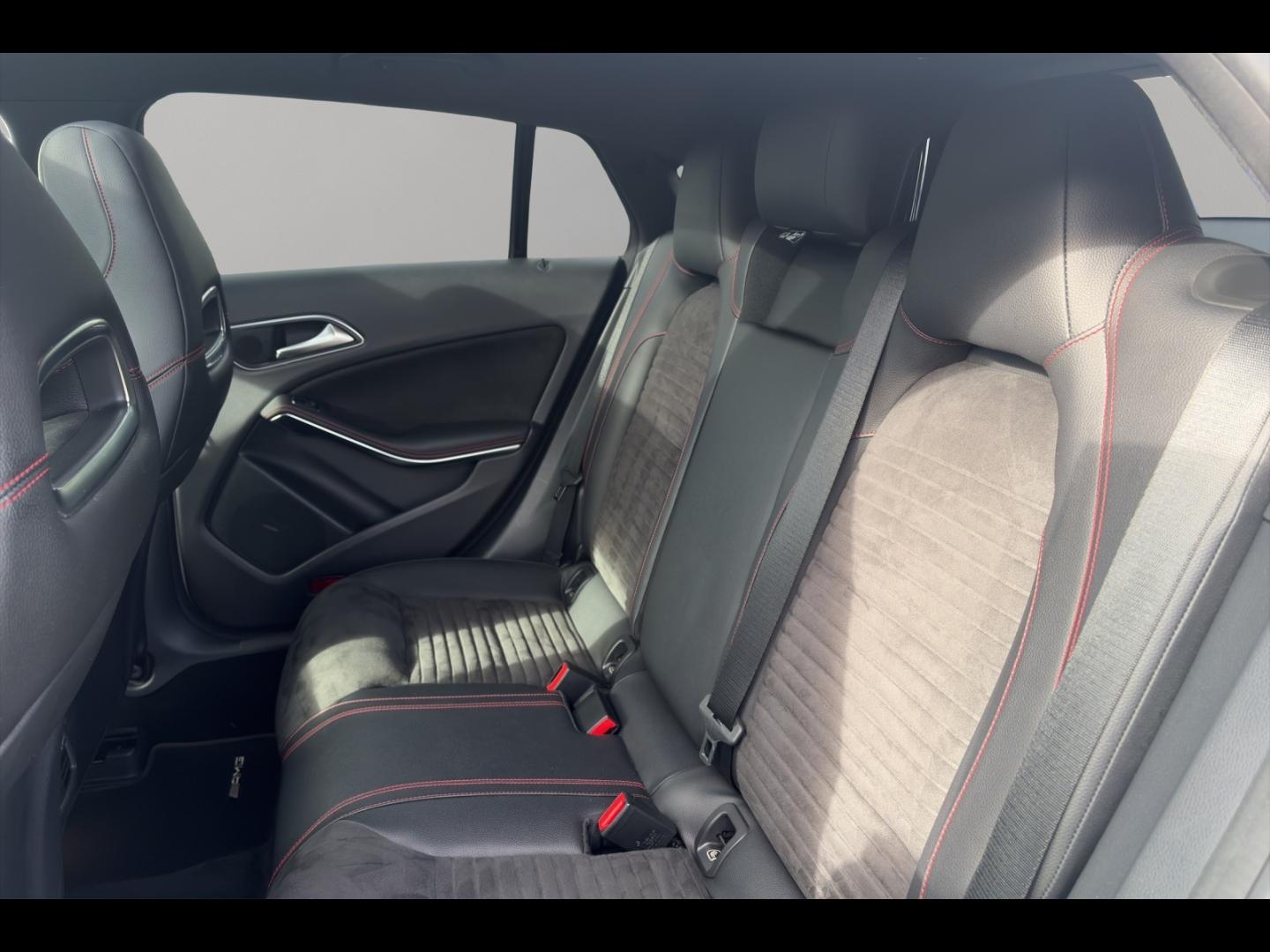 Image MERCEDES-BENZ CLA Shooting Brake 200 d Fascination 7G-DCT