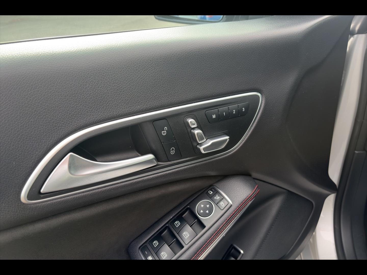 Image MERCEDES-BENZ CLA Shooting Brake 200 d Fascination 7G-DCT