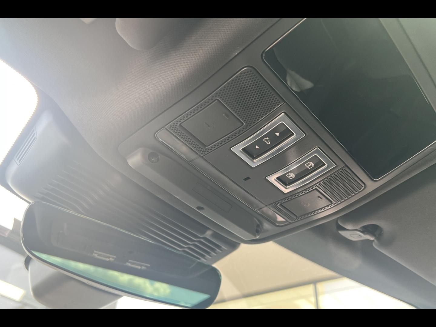 Image LAND-ROVER Range Rover Evoque 1.5 P300e 309ch Dynamic SE