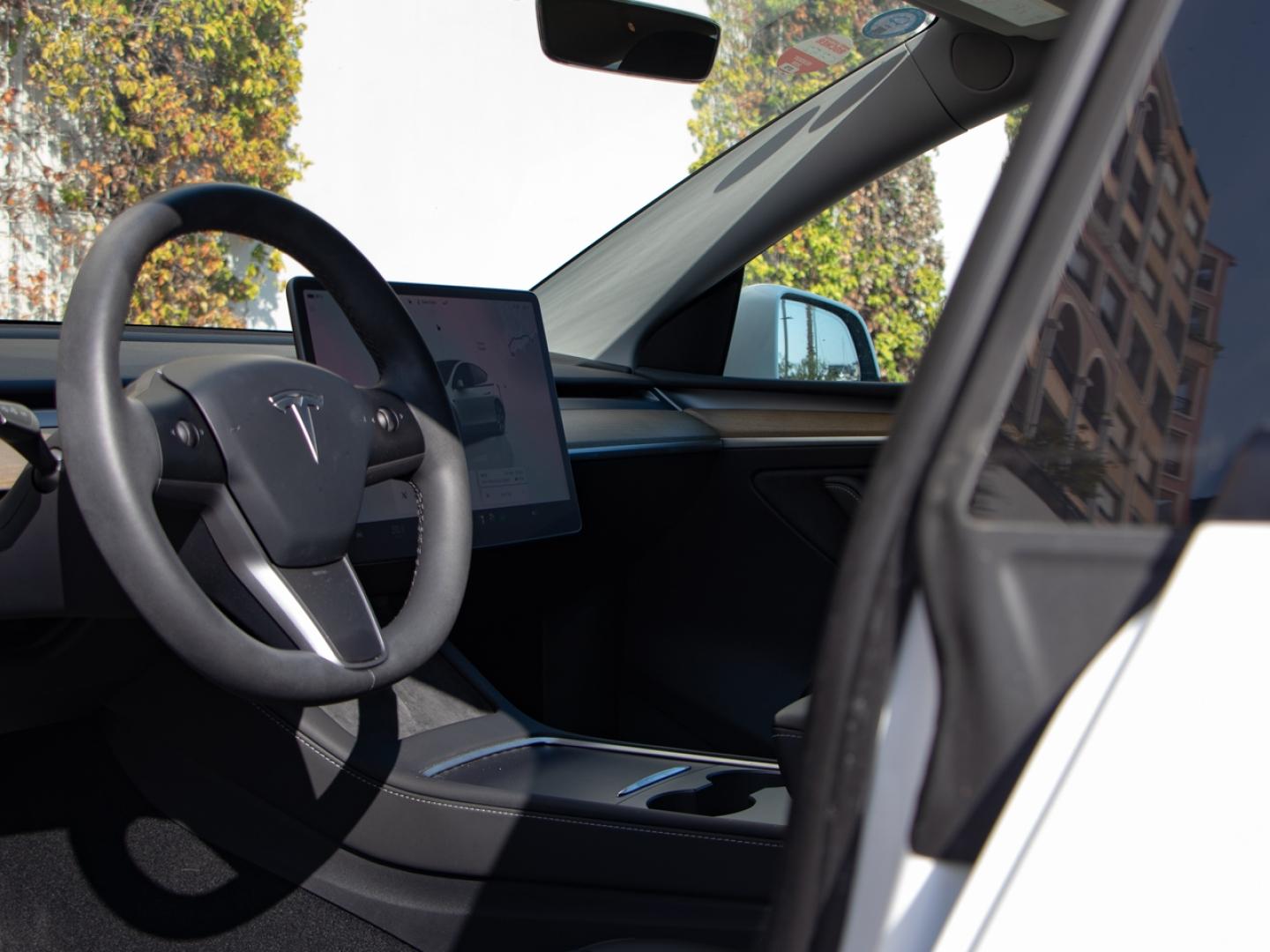 Image TESLA Model Y Standard RWD