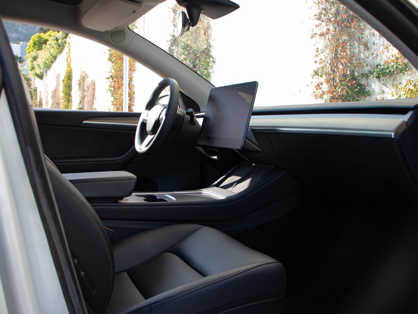 Image TESLA Model Y Standard RWD