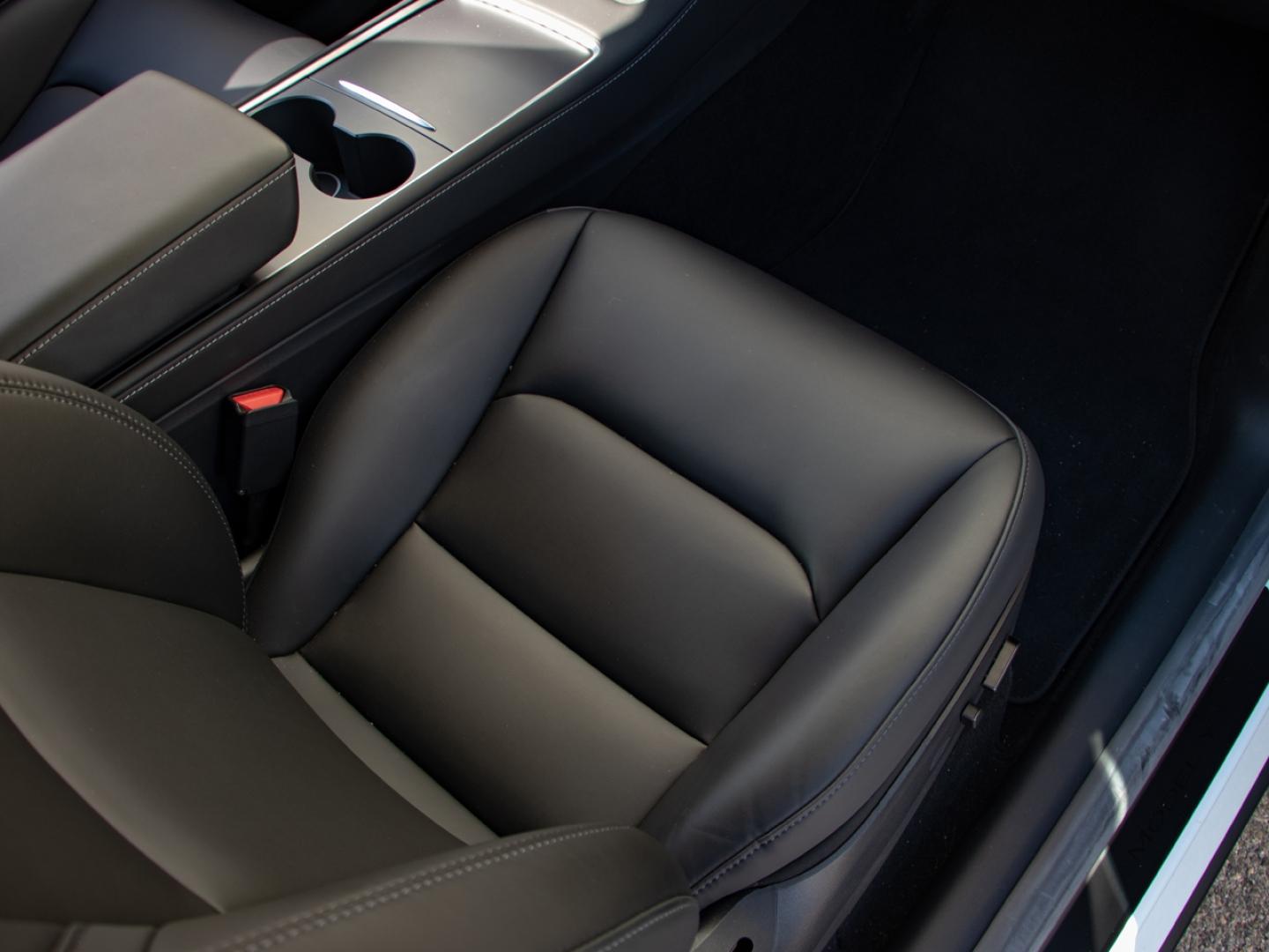 Image TESLA Model Y Standard RWD