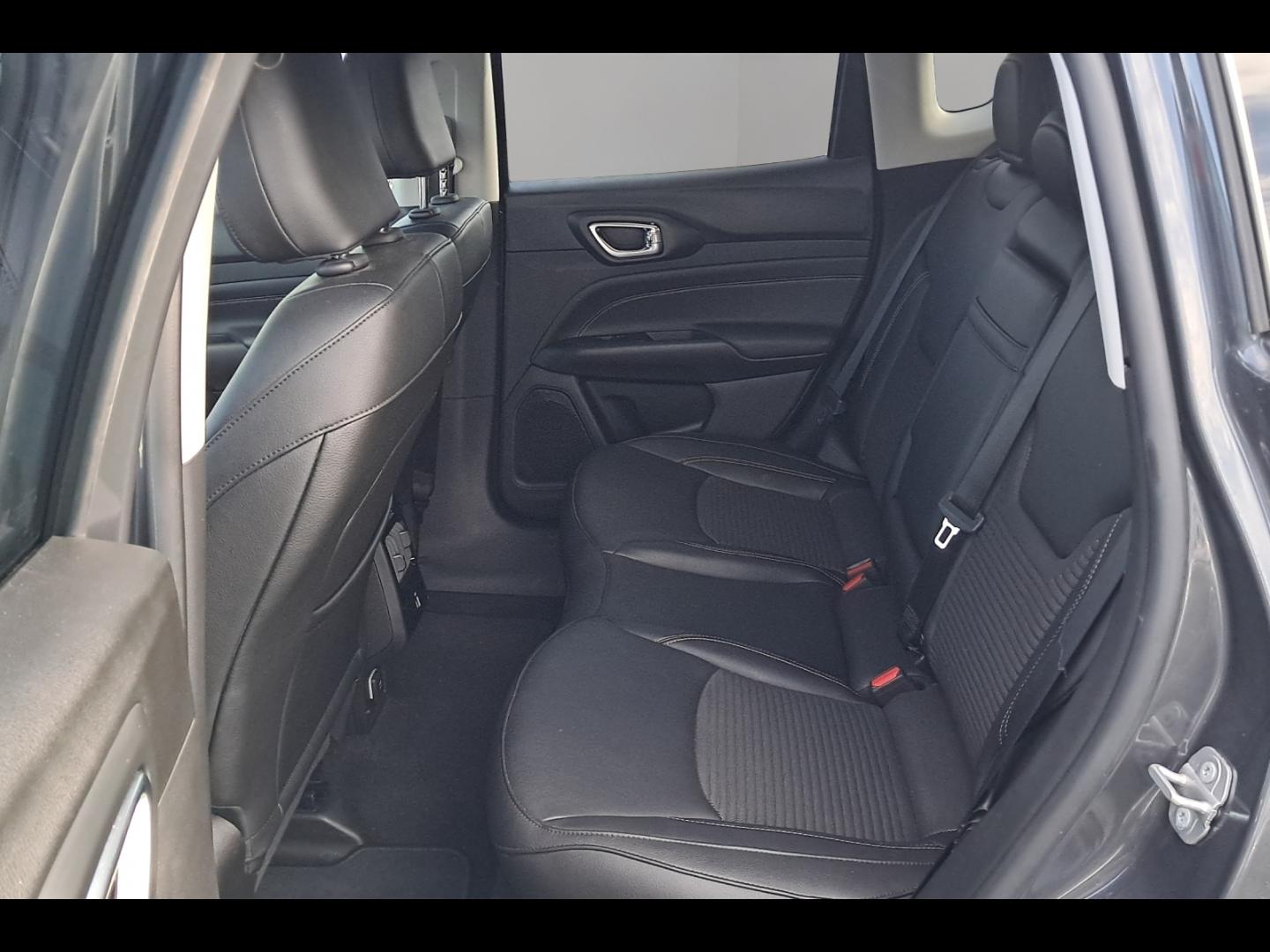 Image JEEP Compass 1.6 MultiJet II 130ch Limited 4x2