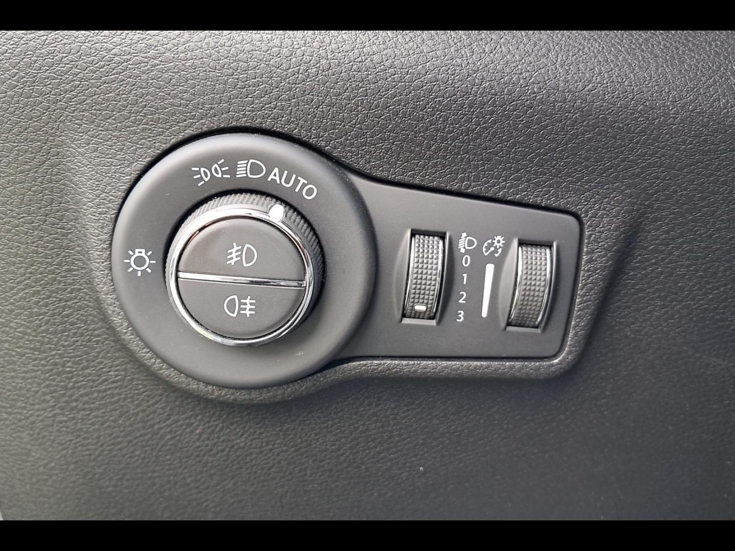 Image JEEP Compass 1.6 MultiJet II 130ch Limited 4x2
