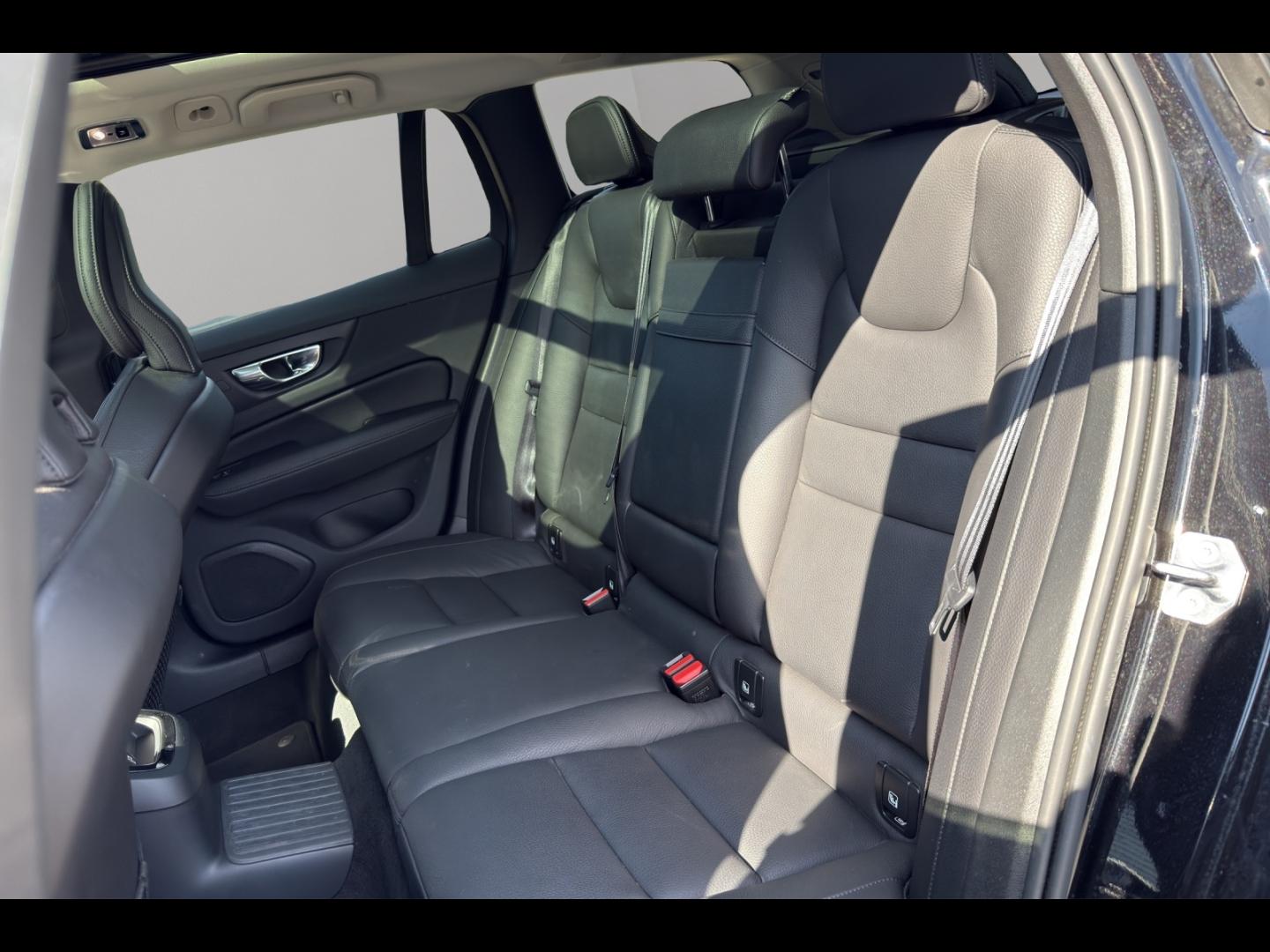Image VOLVO V60 T8 Twin Engine 303 + 87ch Inscription Luxe Geartronic 16cv