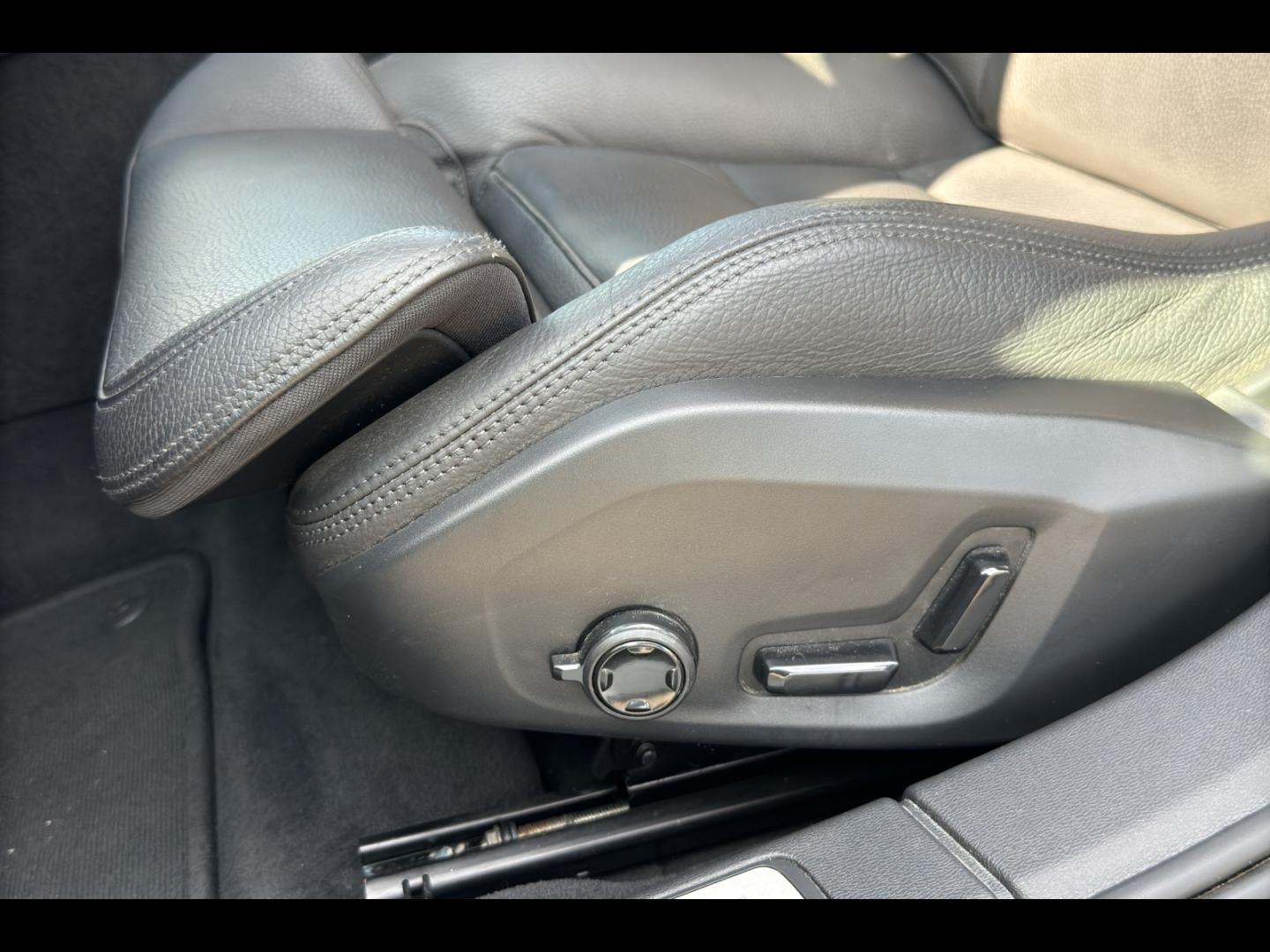 Image VOLVO V60 T8 Twin Engine 303 + 87ch Inscription Luxe Geartronic 16cv