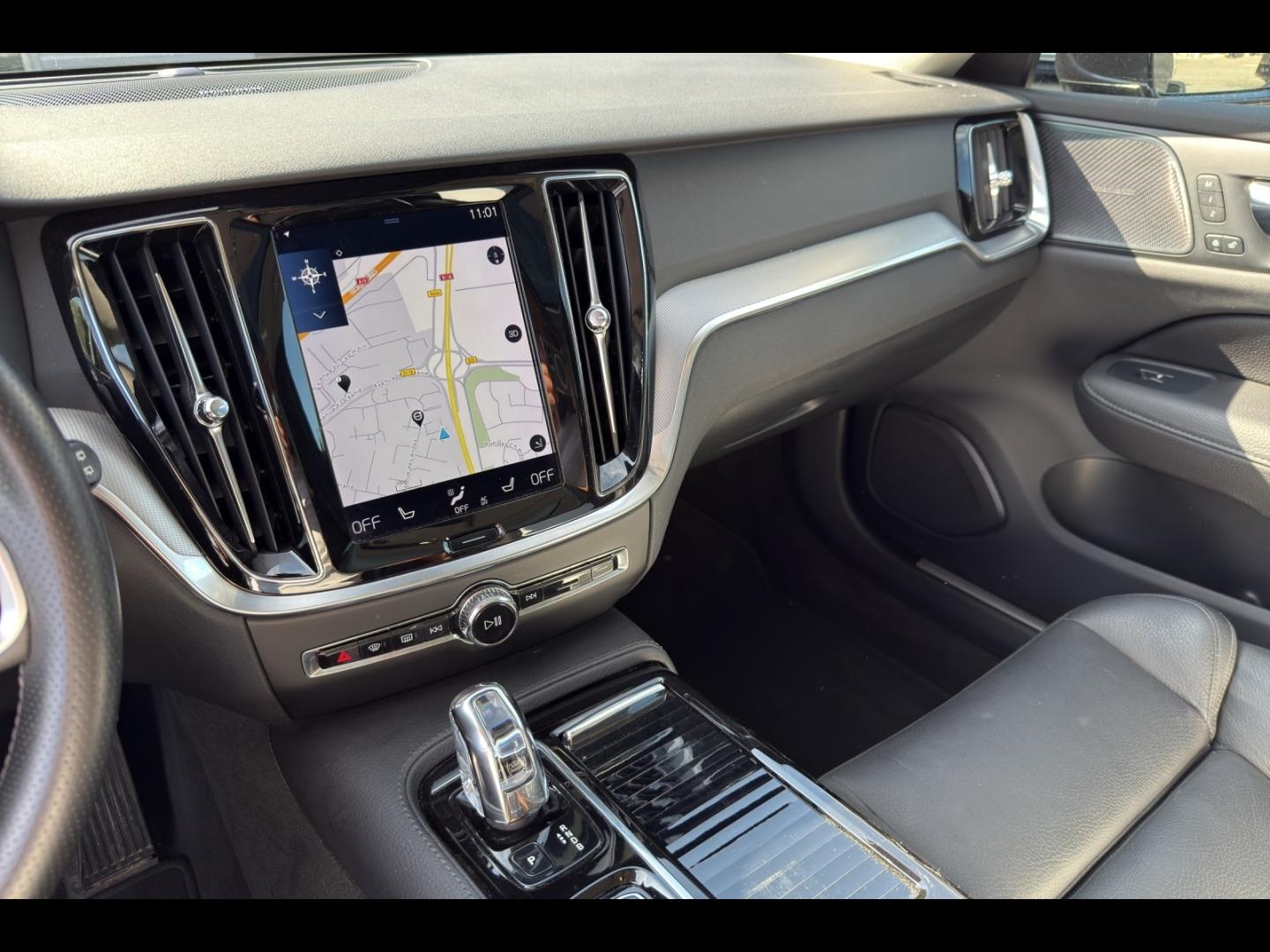 Image VOLVO V60 T8 Twin Engine 303 + 87ch Inscription Luxe Geartronic 16cv