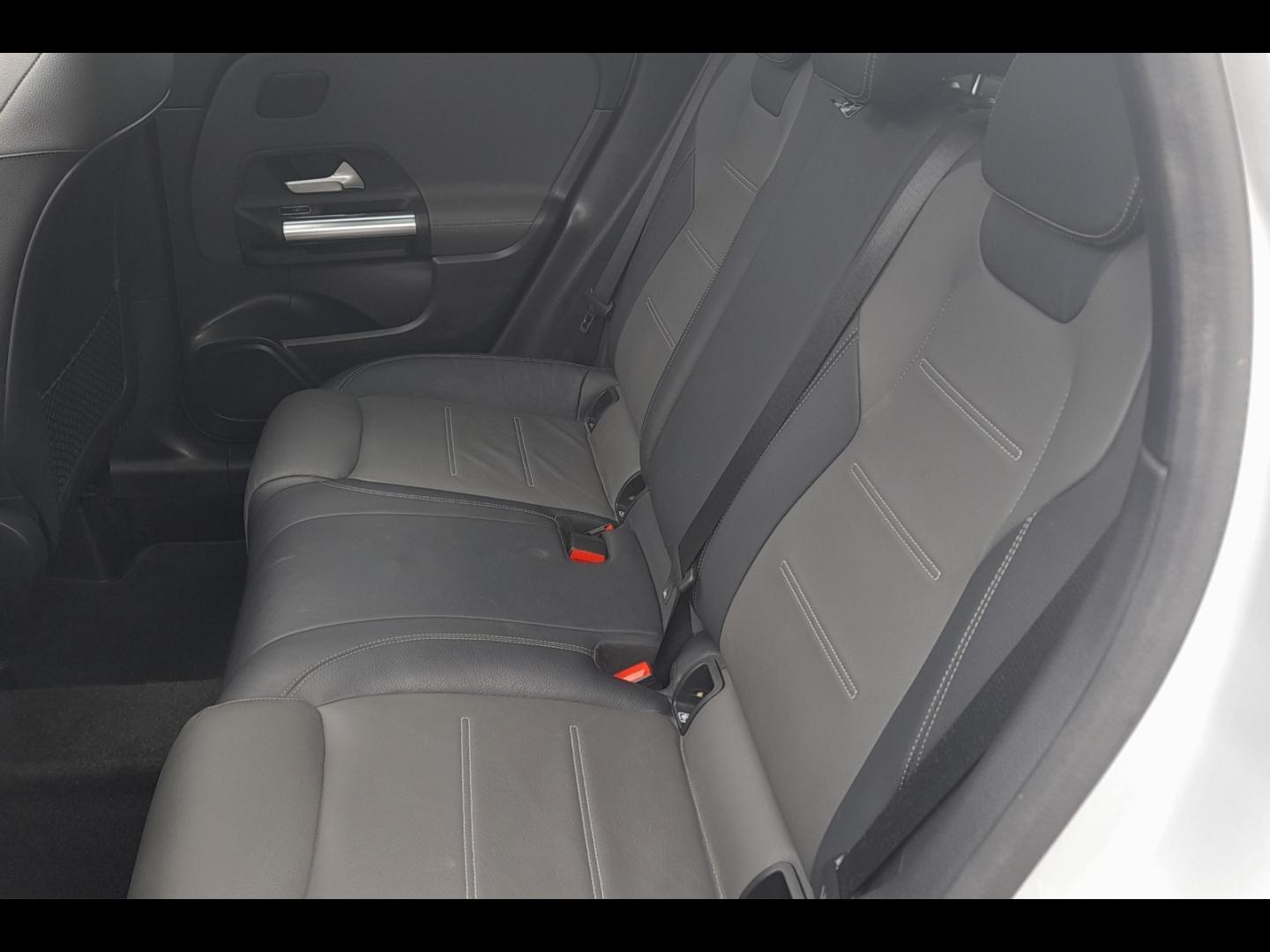 Image MERCEDES-BENZ GLA 200 163ch AMG Line 7G-DCT