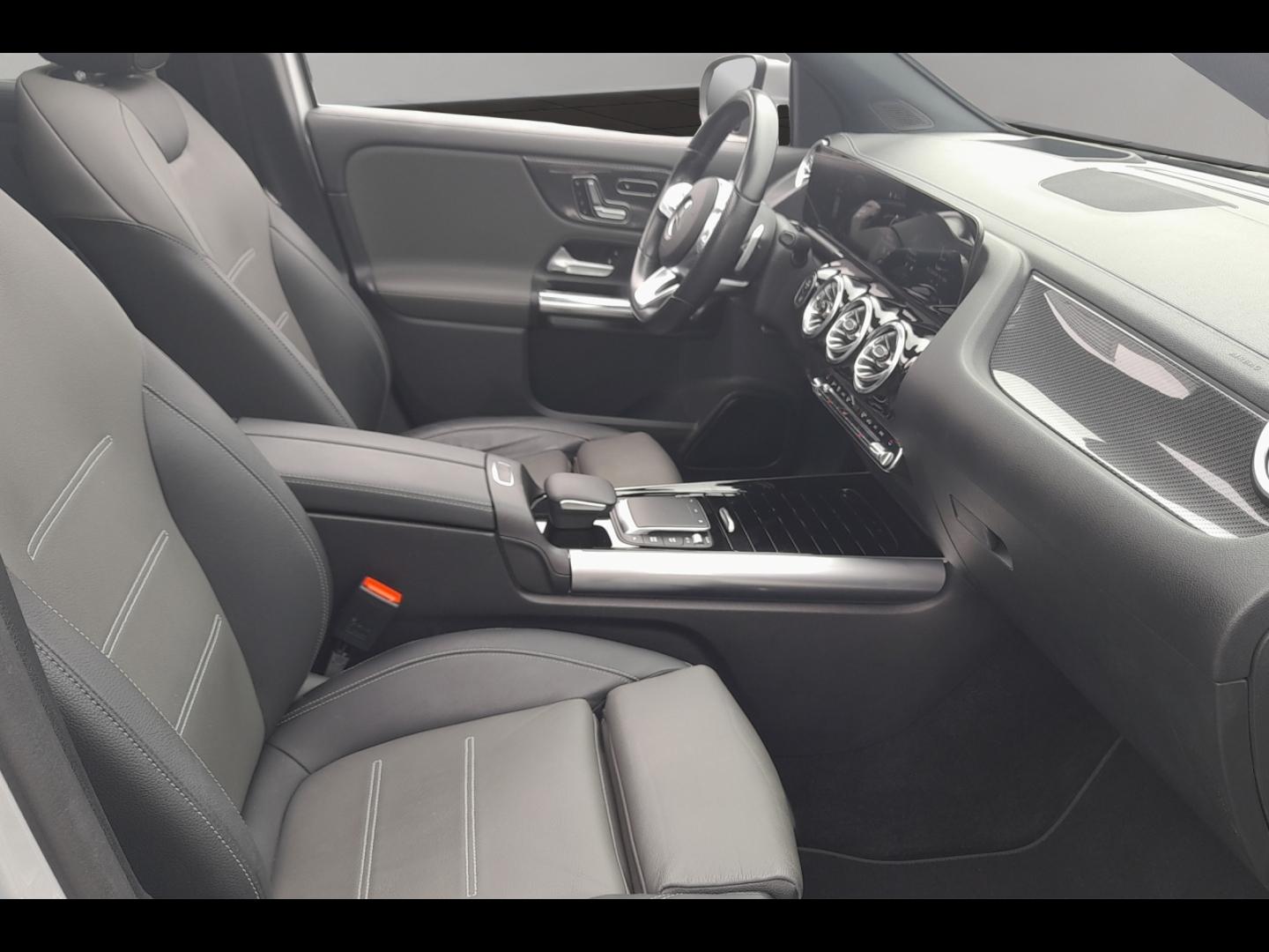 Image MERCEDES-BENZ GLA 200 163ch AMG Line 7G-DCT