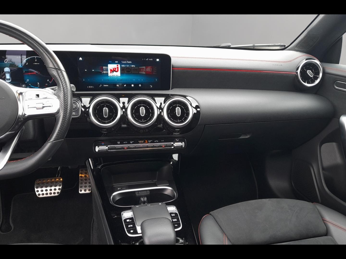 Image MERCEDES-BENZ CLA 220 d 190ch AMG Line 8G-DCT