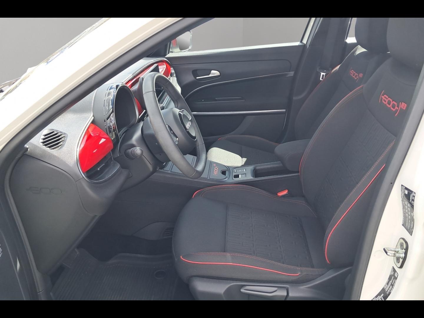 Image FIAT 600 e 156ch 54kWh Red
