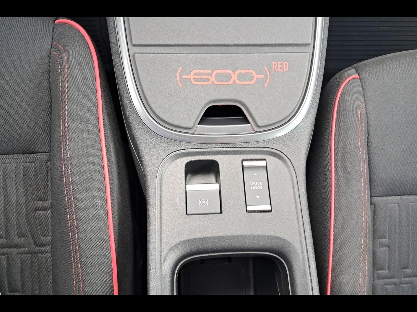 Image FIAT 600 e 156ch 54kWh Red