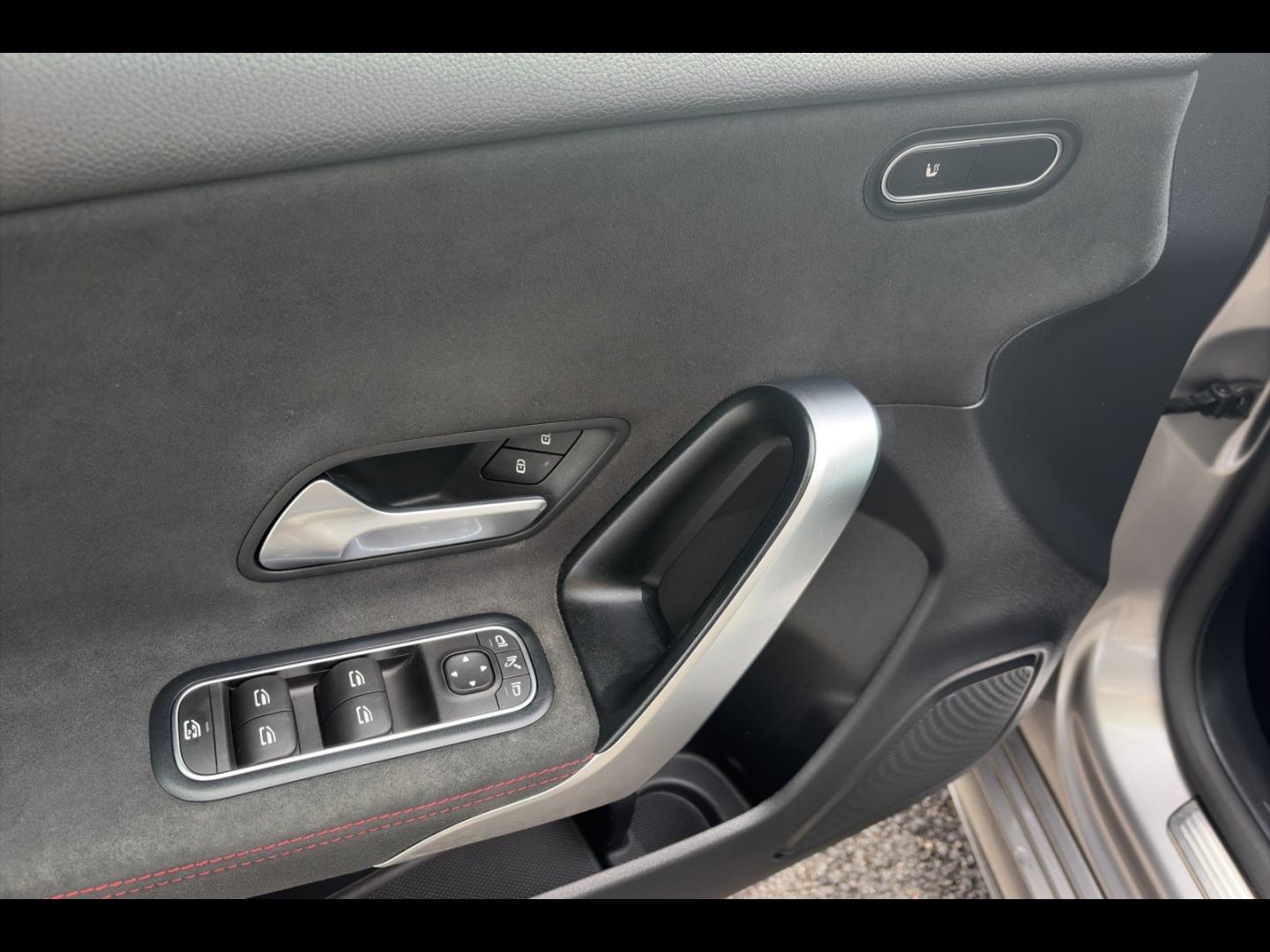 Image MERCEDES-BENZ Classe A 180d 116ch AMG Line