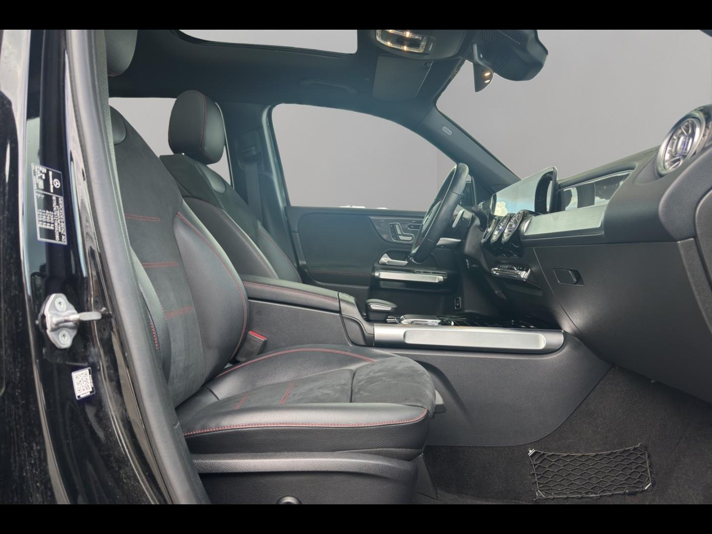 Image MERCEDES-BENZ GLB 200 163ch AMG Line 7G DCT