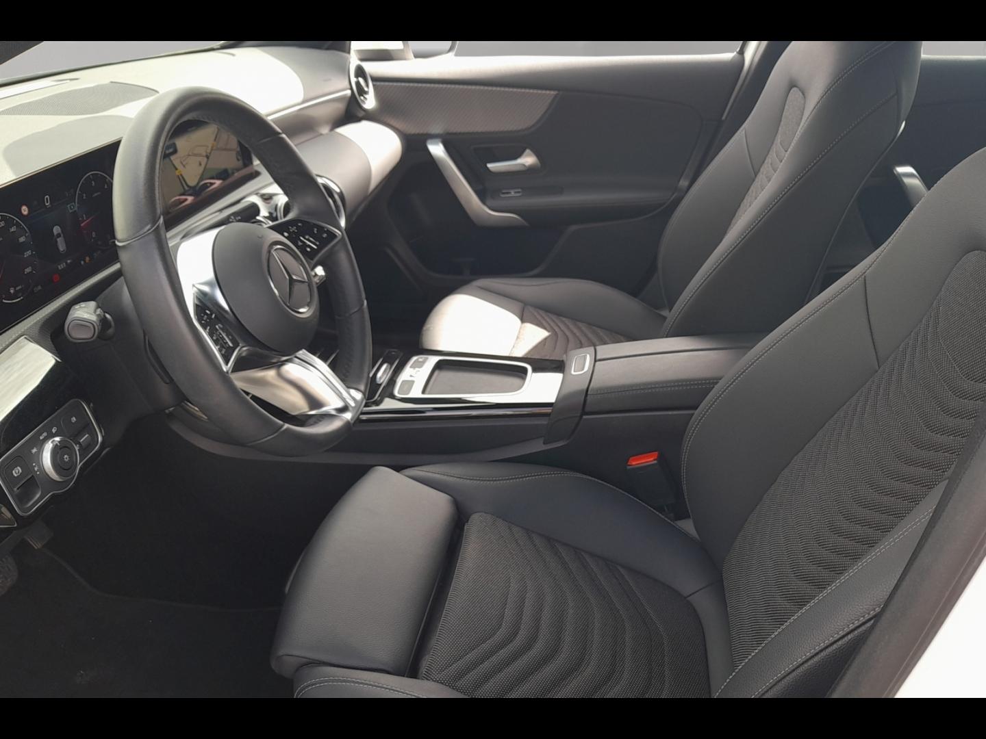 Image MERCEDES-BENZ Classe A 180 d 116ch Progressive Line 8G-DCT
