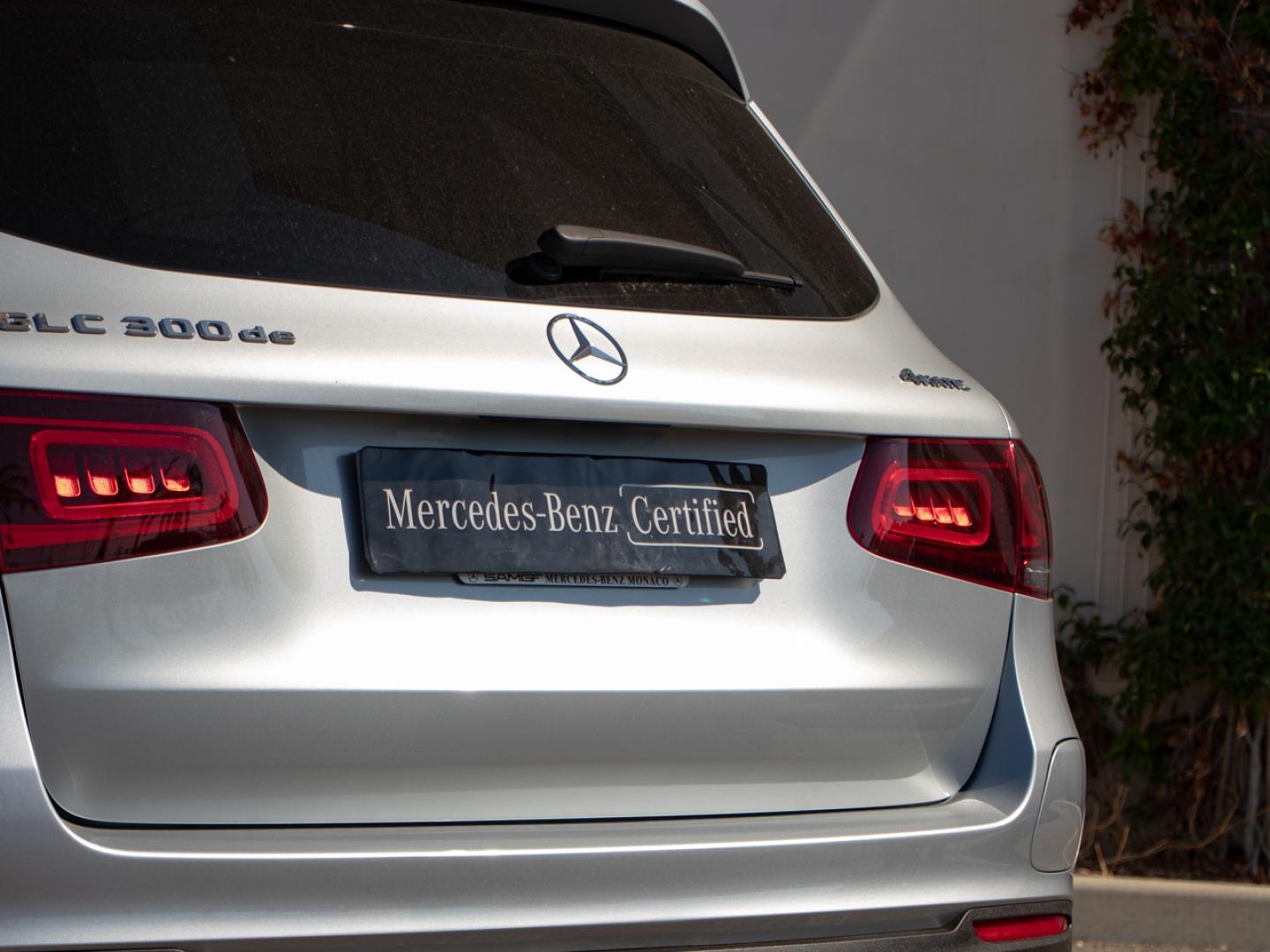 Image MERCEDES-BENZ GLC 300 de 194+122ch AMG Line 4Matic 9G-Tronic
