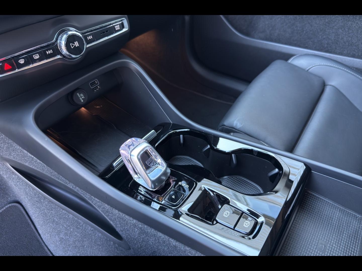 Image VOLVO XC40 T5 Recharge 180 + 82ch Ultimate DCT 7