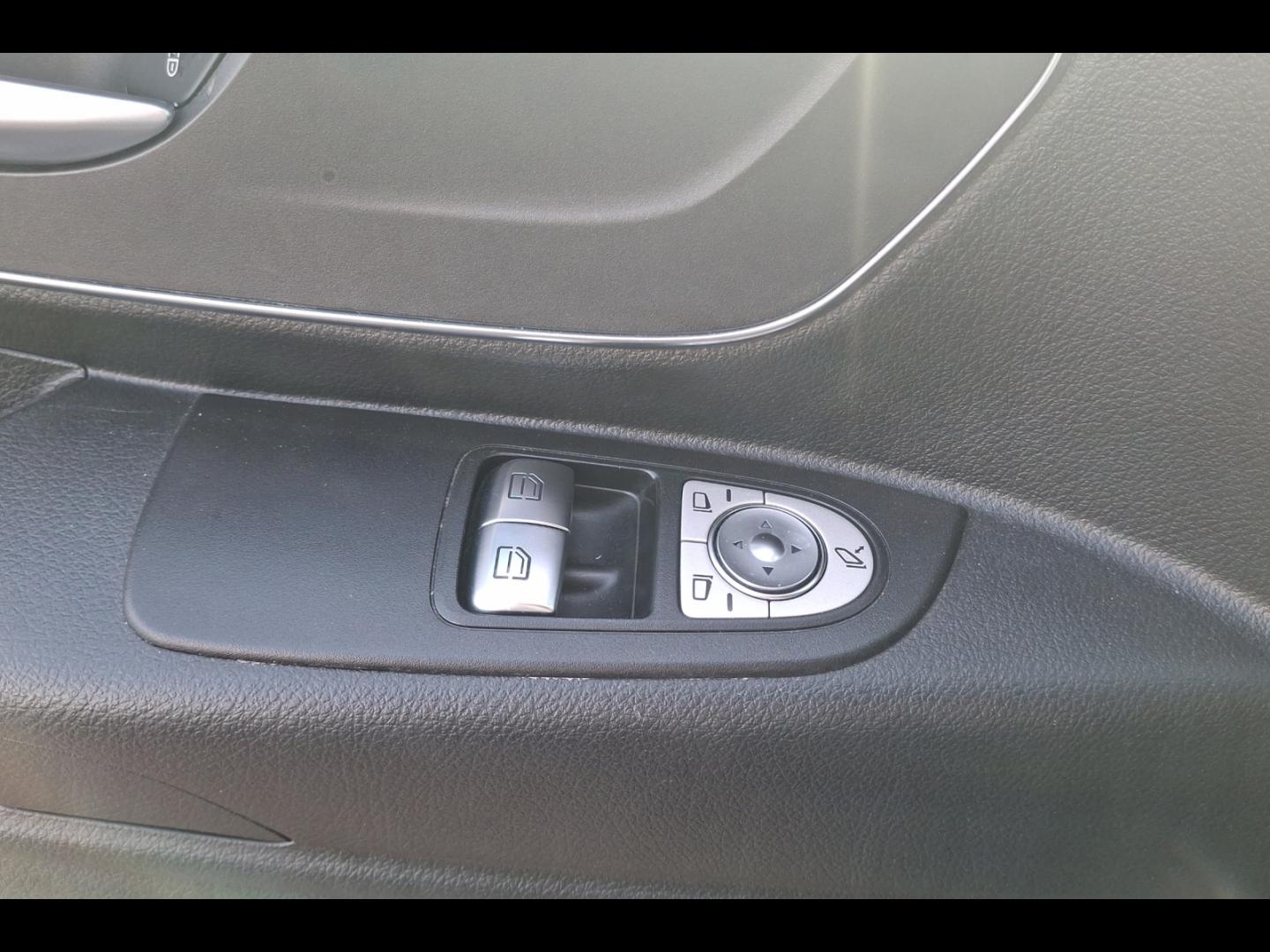 Image MERCEDES-BENZ Vito Fg 116 CDI Mixto Long Pro E6 Propulsion