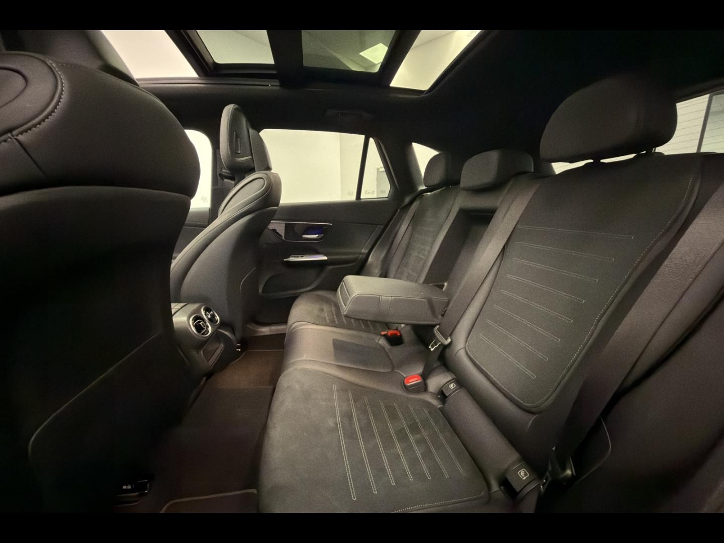 Image MERCEDES-BENZ GLC 220 d 197ch AMG Line 4Matic 9G-Tronic