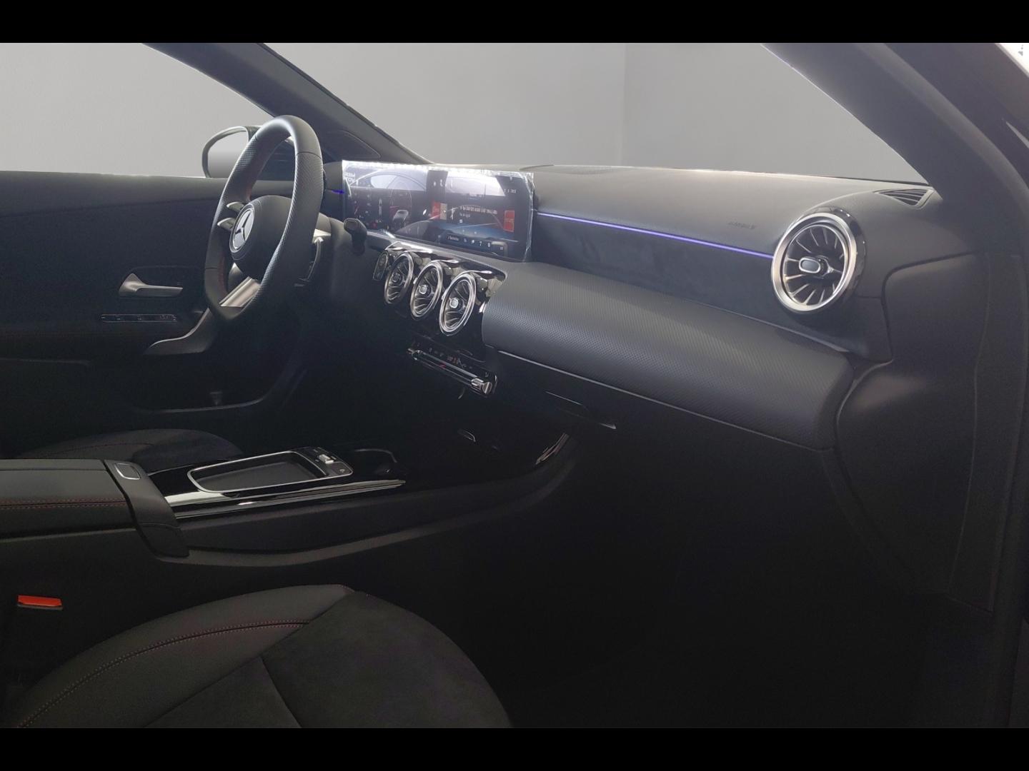 Image MERCEDES-BENZ Classe A 200 d 150ch AMG Line 8G-DCT