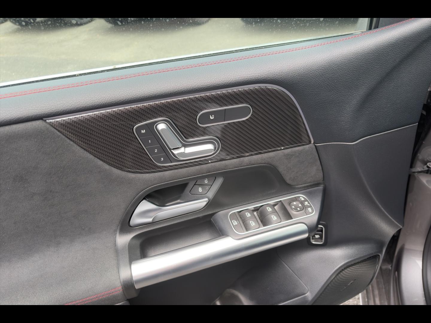 Image MERCEDES-BENZ Classe B 180d 116ch AMG Line 7G-DCT