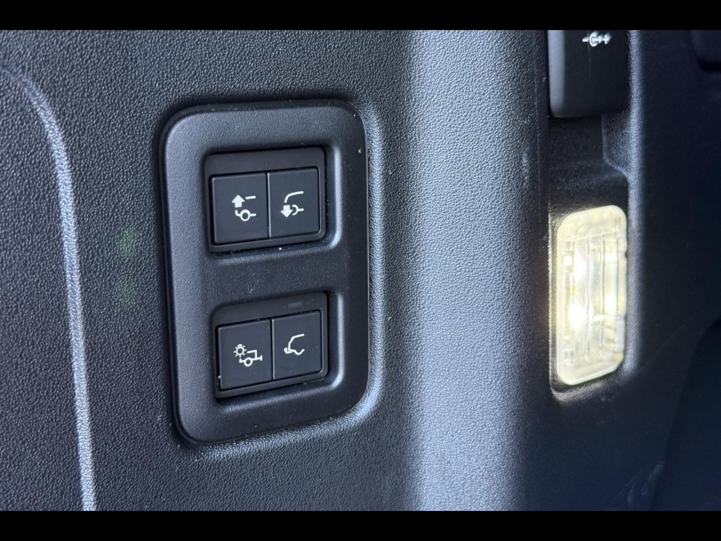 Image LAND-ROVER Defender 110 2.0 P400e X-Dynamic X