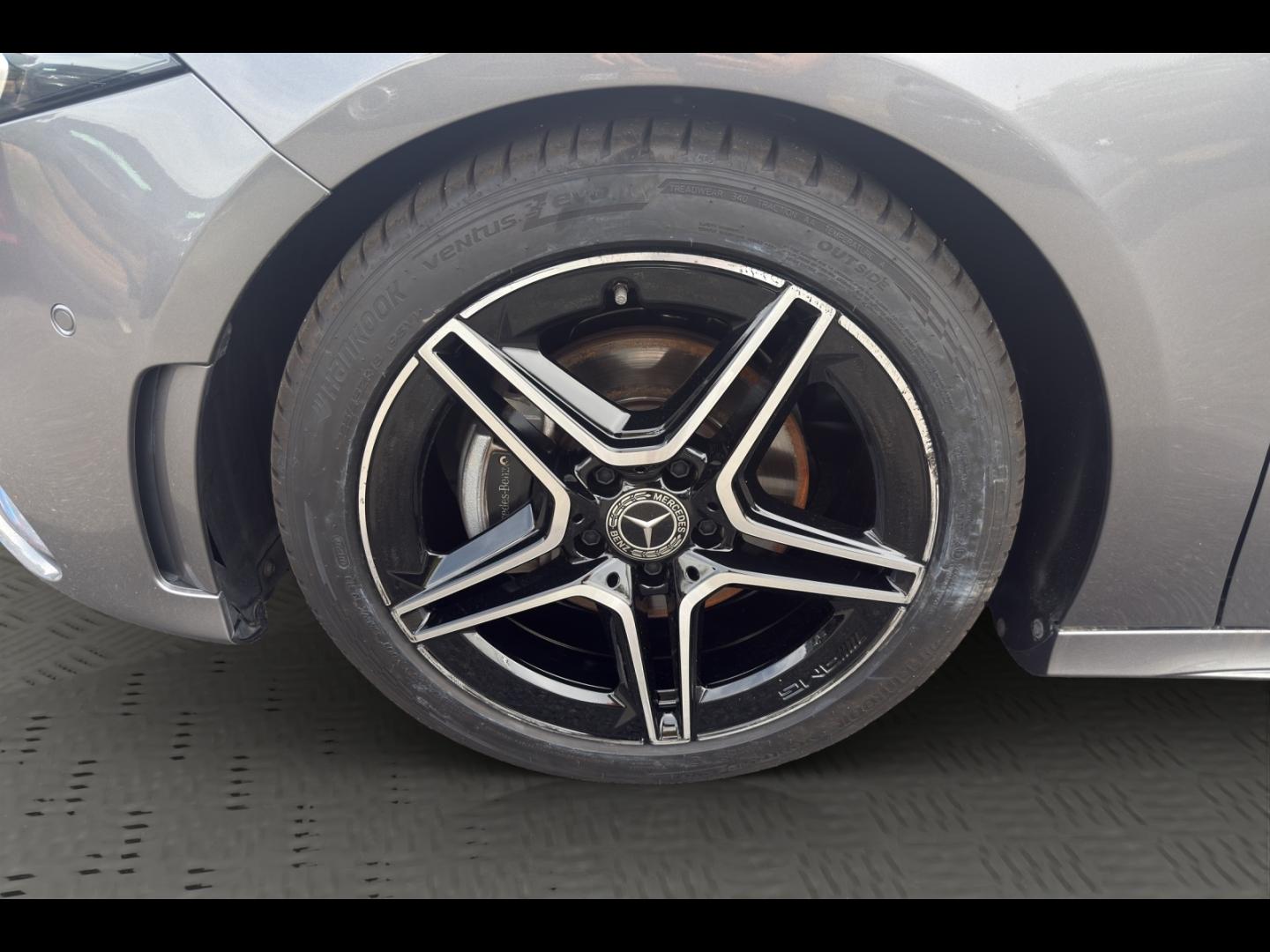 Image MERCEDES-BENZ Classe A 180 136ch AMG Line
