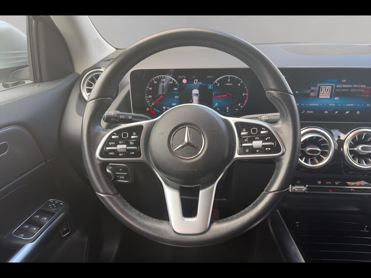 Image MERCEDES-BENZ GLA 200 d 150ch Progressive Line 8G-DCT