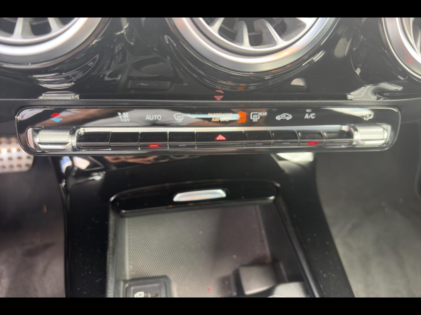 Image MERCEDES-BENZ Classe A 200 d 150ch AMG Line 8G-DCT