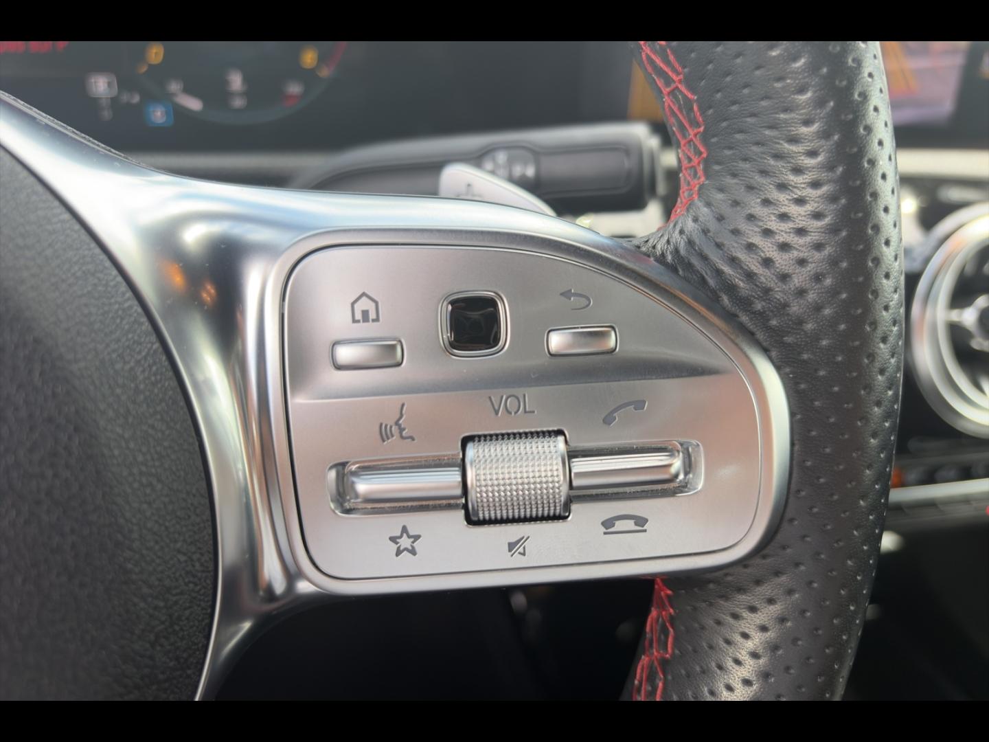 Image MERCEDES-BENZ Classe A 200 d 150ch AMG Line 8G-DCT
