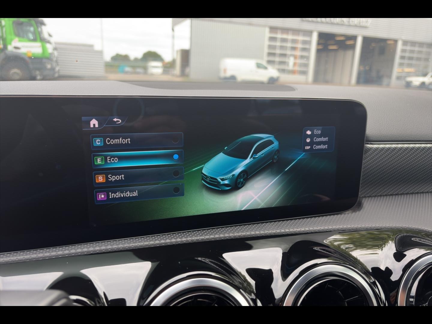 Image MERCEDES-BENZ Classe A 180 136ch Progressive Line 7G-DCT
