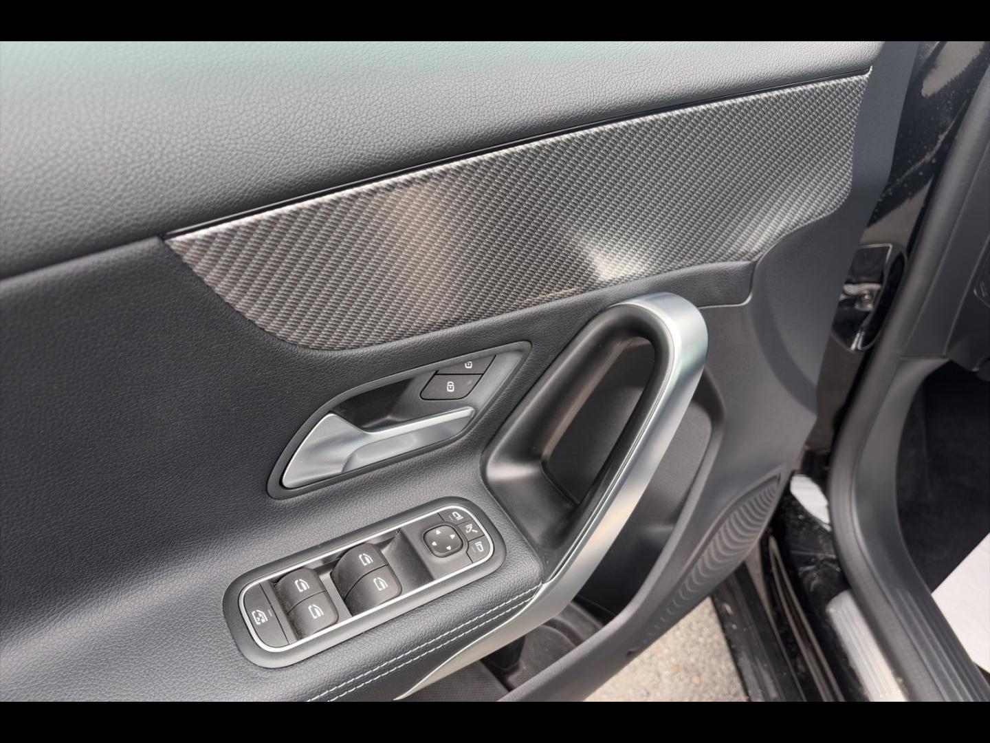 Image MERCEDES-BENZ Classe A 180 136ch Progressive Line 7G-DCT