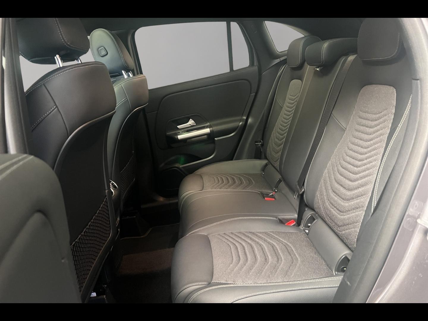 Image MERCEDES-BENZ GLA 200 d 150ch Business Line 8G-DCT