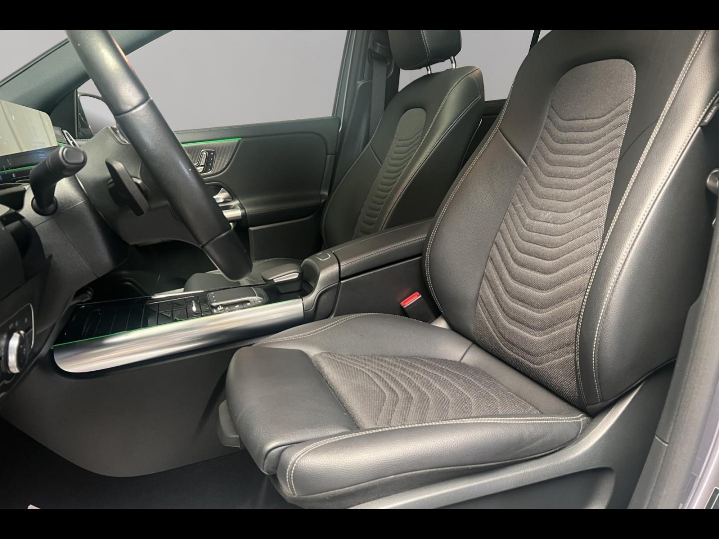 Image MERCEDES-BENZ GLA 200 d 150ch Business Line 8G-DCT