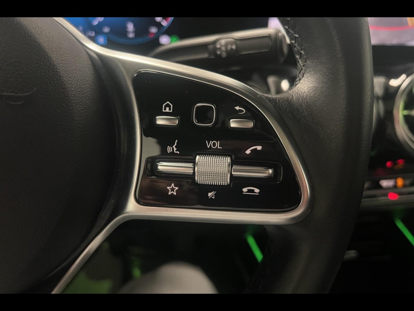 Image MERCEDES-BENZ GLA 200 d 150ch Business Line 8G-DCT
