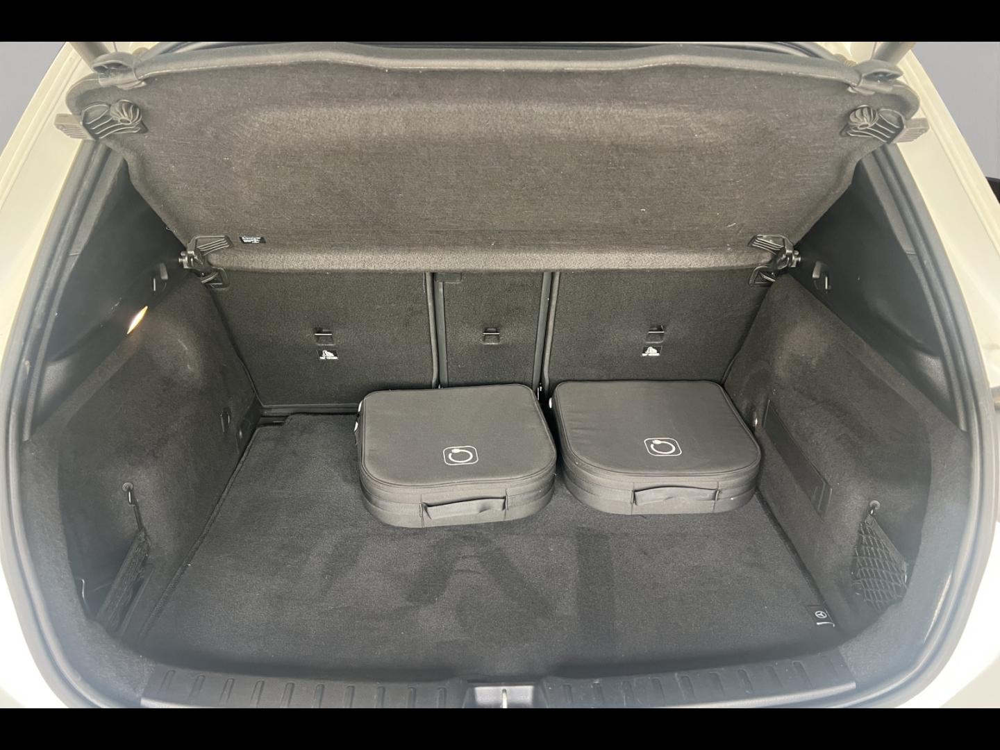 Image MERCEDES-BENZ GLA 250 e hybride rechargeable 218ch AMG Line 8G-DCT