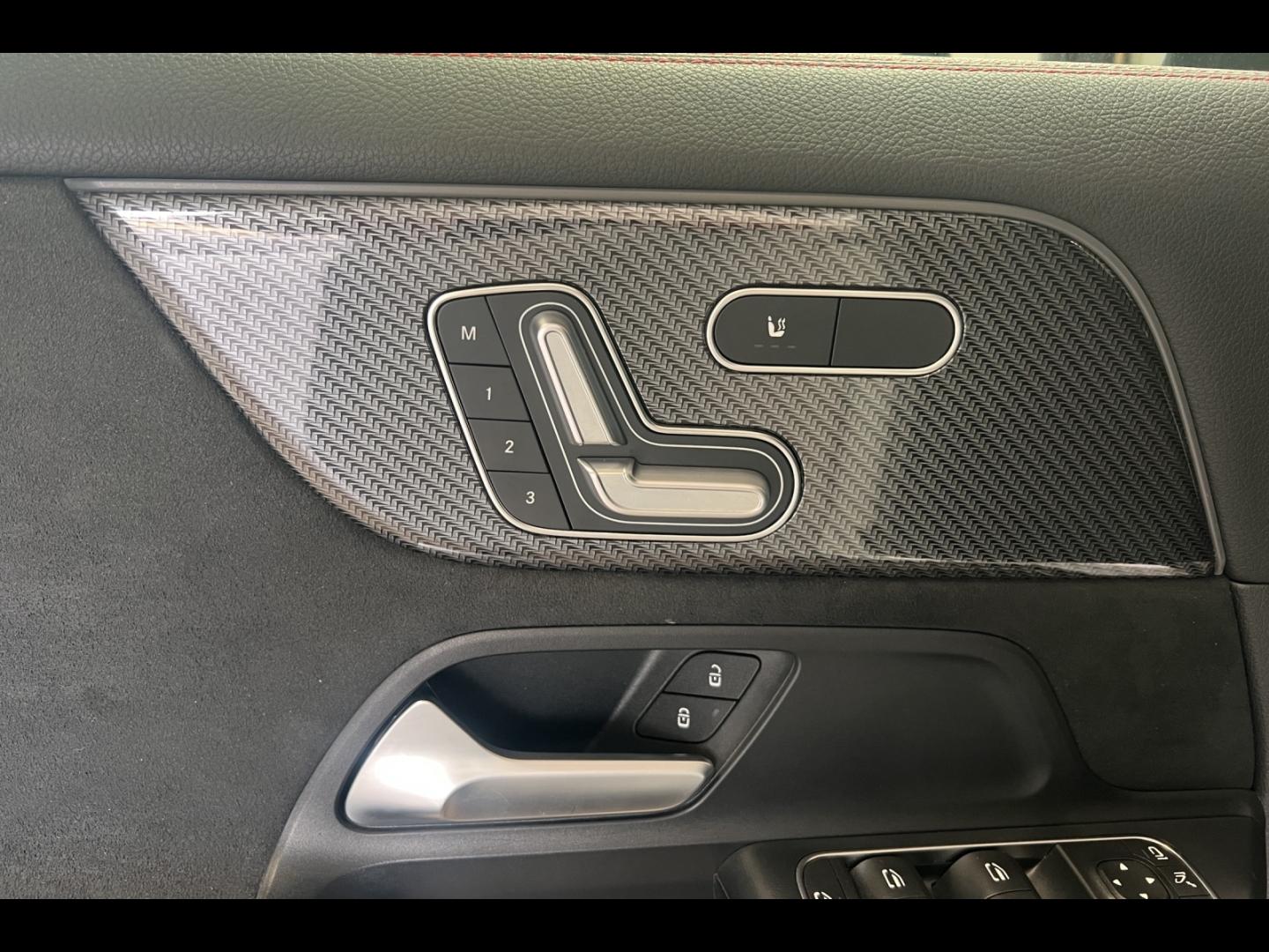 Image MERCEDES-BENZ GLA 250 e hybride rechargeable 218ch AMG Line 8G-DCT