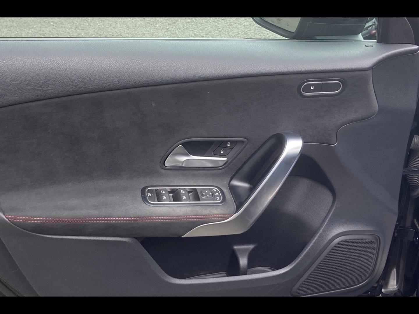 Image MERCEDES-BENZ Classe A 200 163ch AMG Line 7G-DCT 9cv