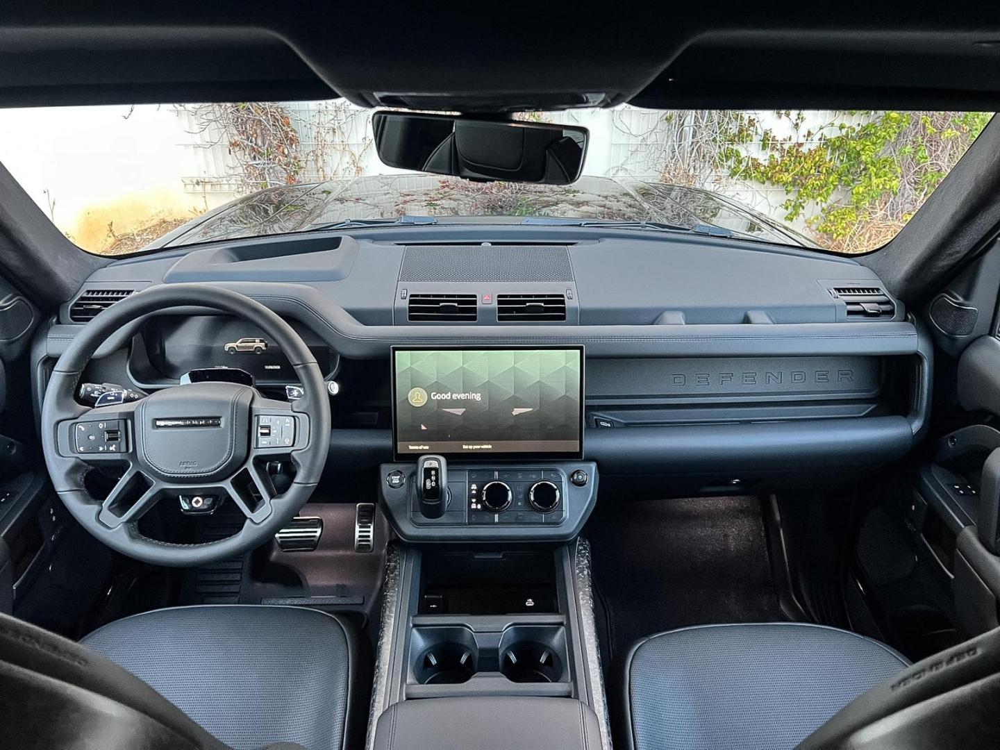 Image LAND-ROVER Defender 110 4.4 P635 Octa Black