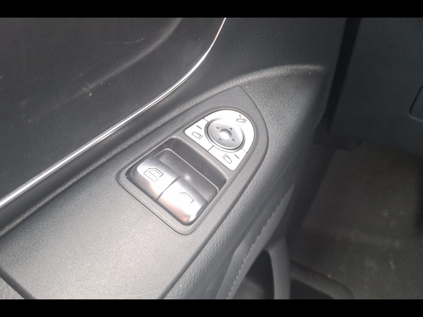Image MERCEDES-BENZ Vito Fg 116 Mixto Extra-Long Select Propulsion 9G-Tronic