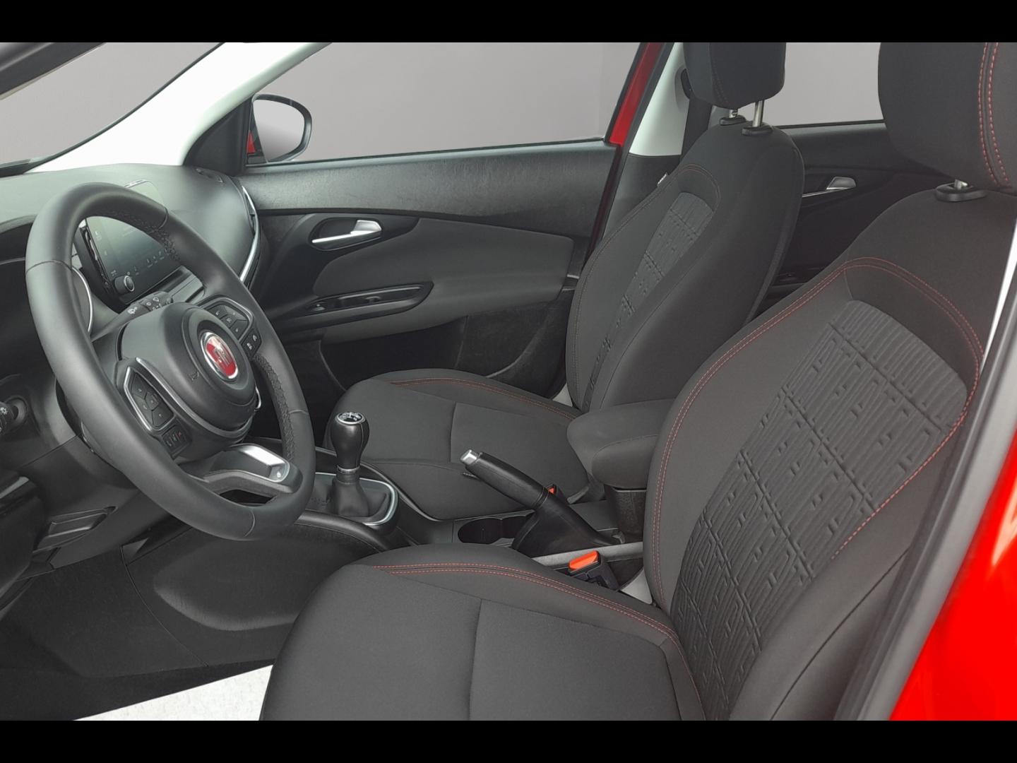 Image FIAT Tipo Cross 1.0 FireFly Turbo 100ch S/S (RED) MY22