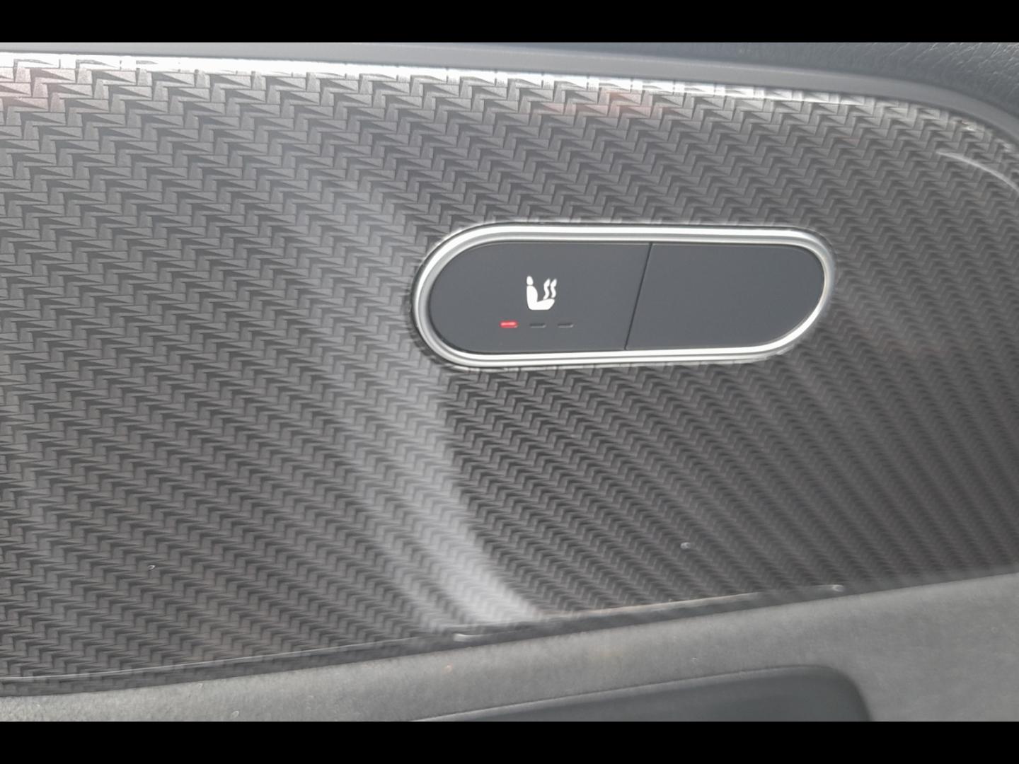 Image MERCEDES-BENZ GLB 220d 190ch AMG Line 4Matic 8G DCT