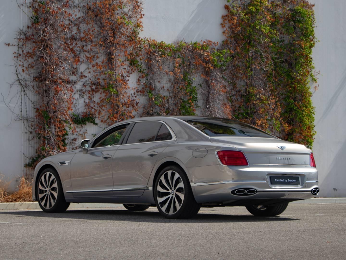 Image BENTLEY FLYING SPUR V6 Hybrid 449ch